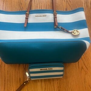 Michael Kors purse and matching wallet